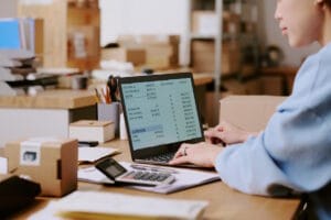 Commerçante cherche à définir ses besoins pour changer de logiciel de caisse