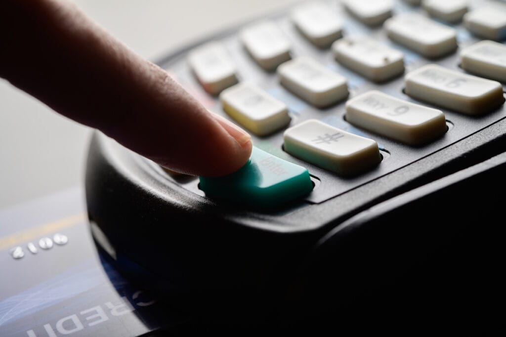 Gros plan sur un terminal de paiement (TPE)